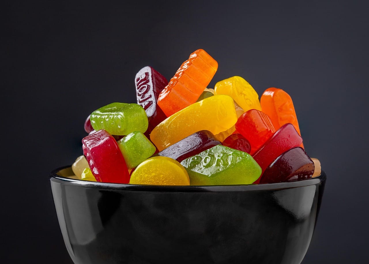 Żelki do paczek dla dzieci: smak i opakowanie cybertotte-wine-gum-6182721_1280